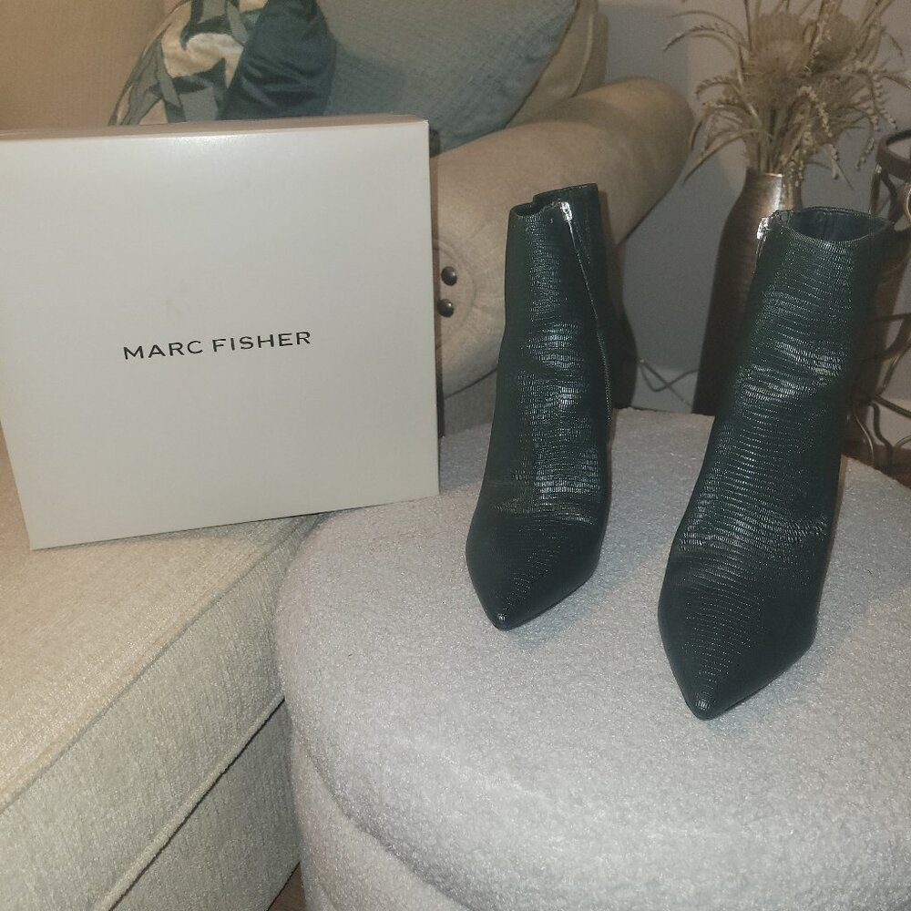 Marc Fisher Green Boot size 8 1/2